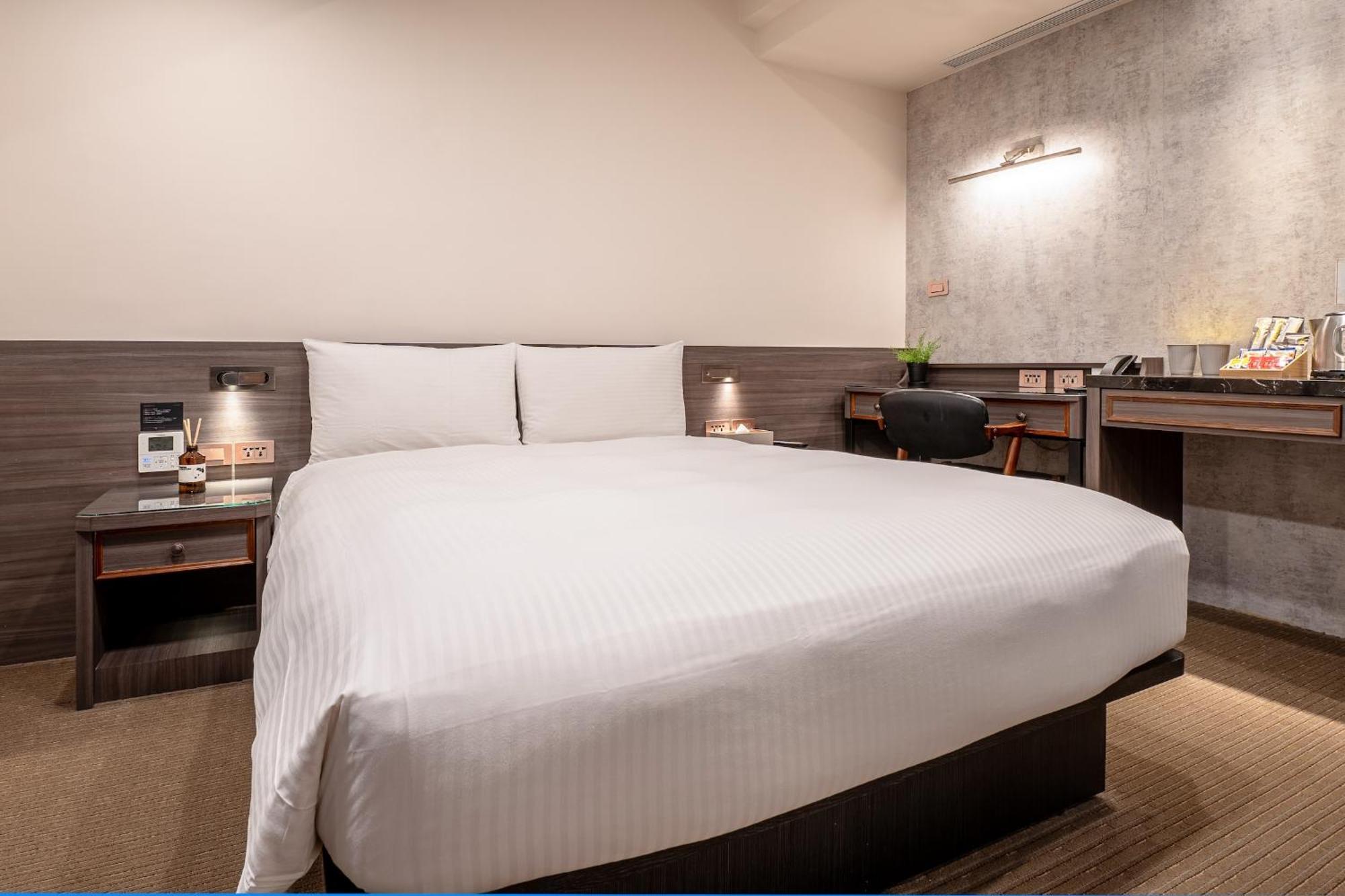 Dream Mansion Hotel Тайчжун Экстерьер фото