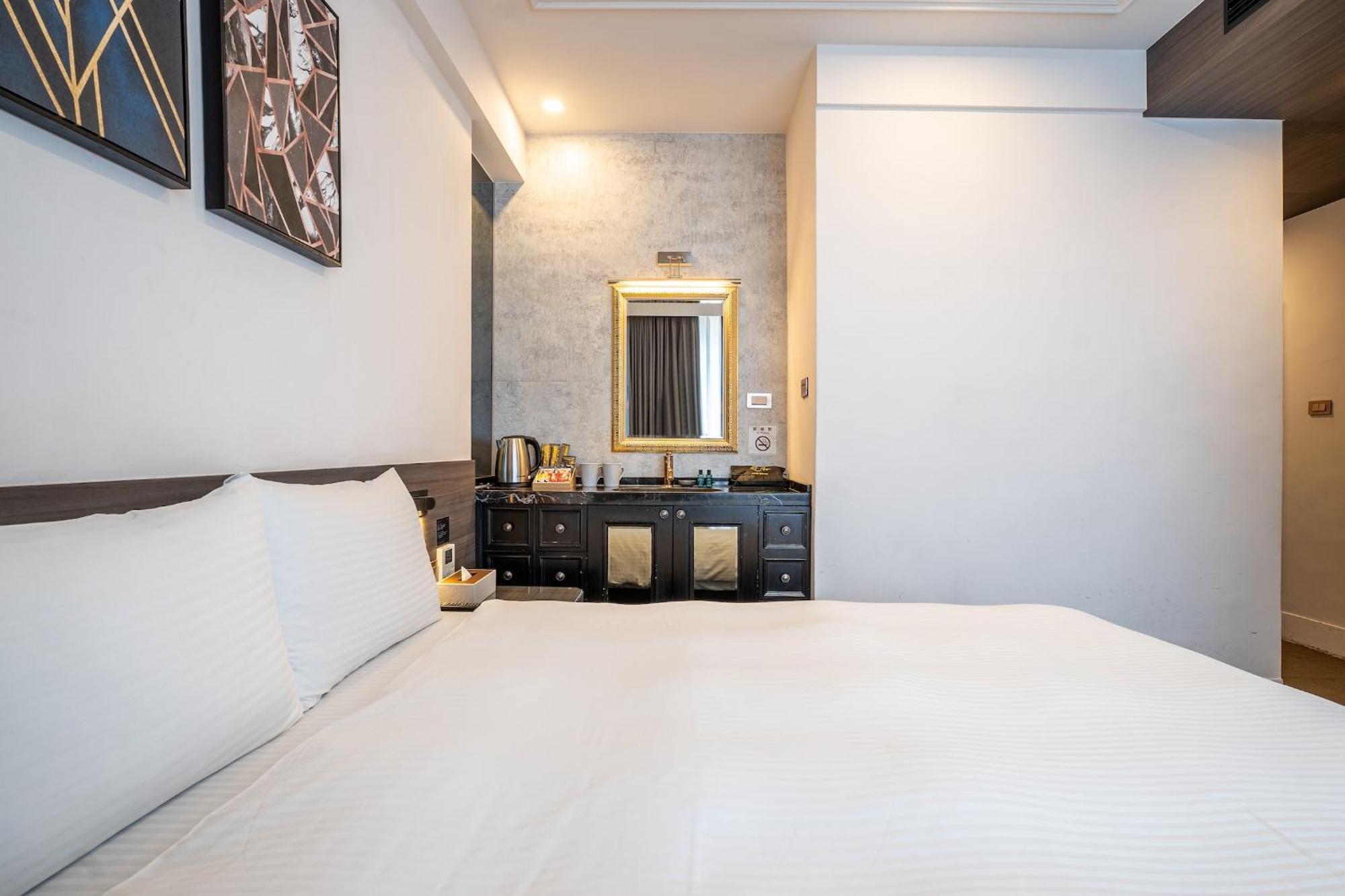 Dream Mansion Hotel Тайчжун Экстерьер фото