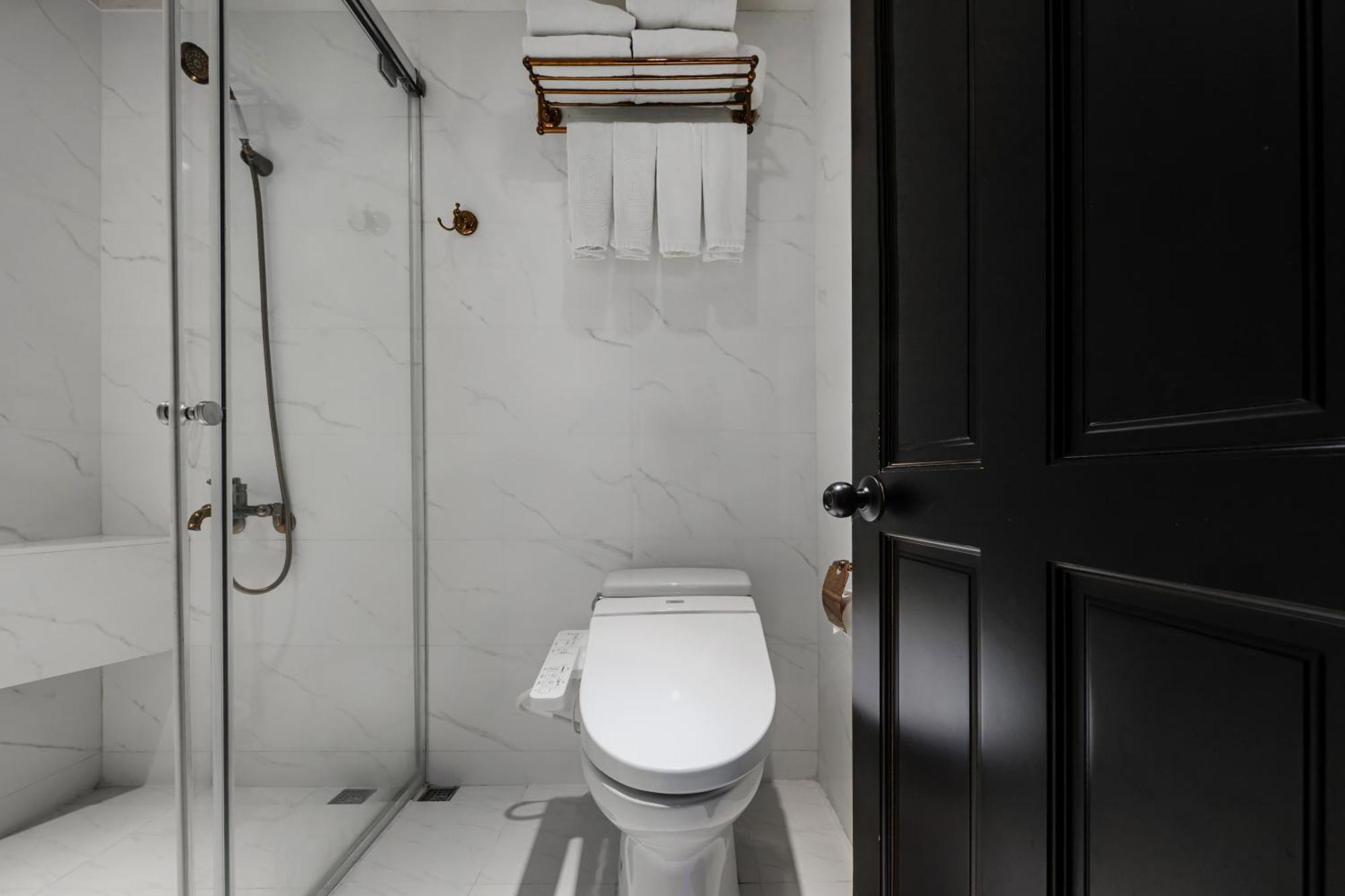 Dream Mansion Hotel Тайчжун Экстерьер фото