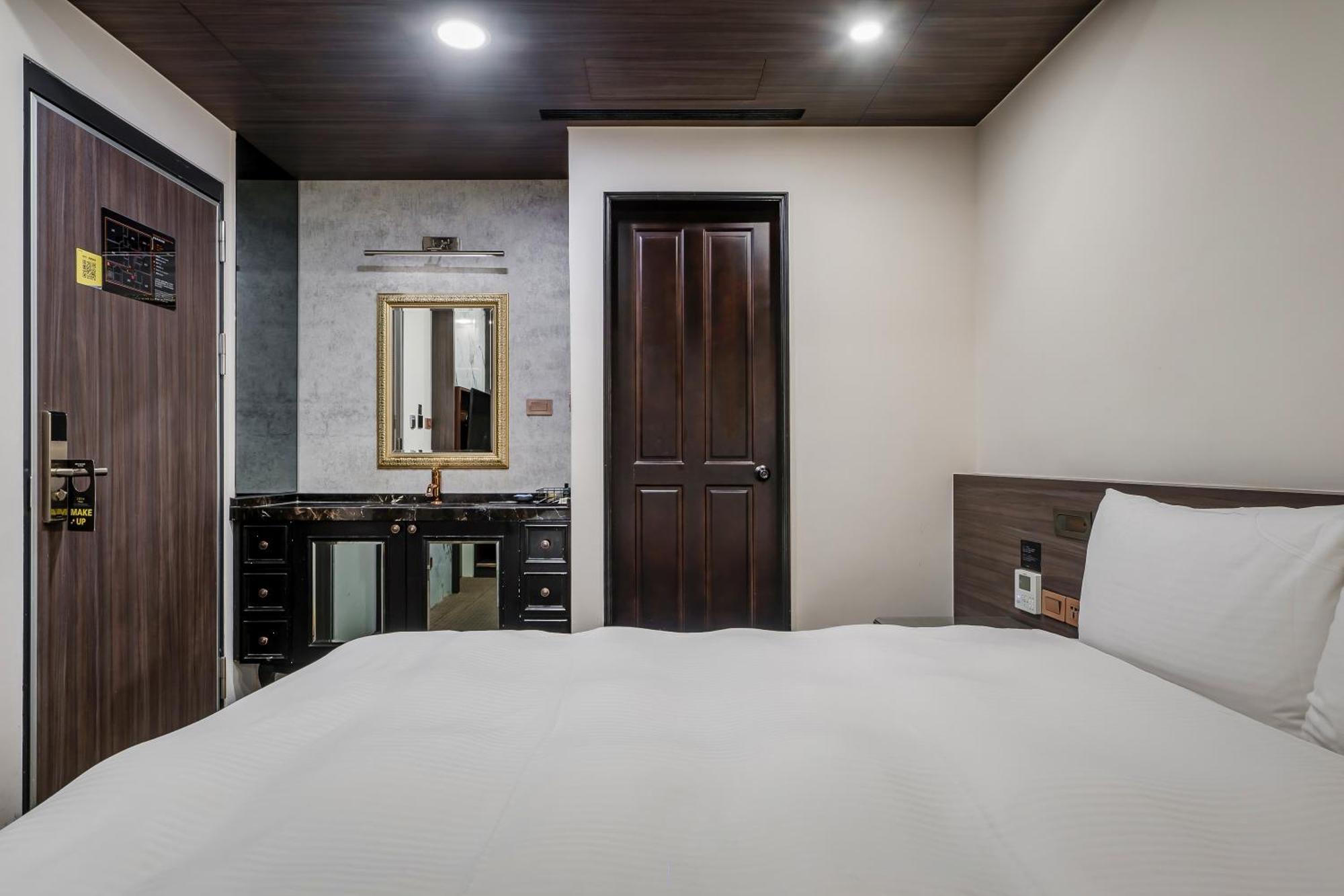 Dream Mansion Hotel Тайчжун Экстерьер фото