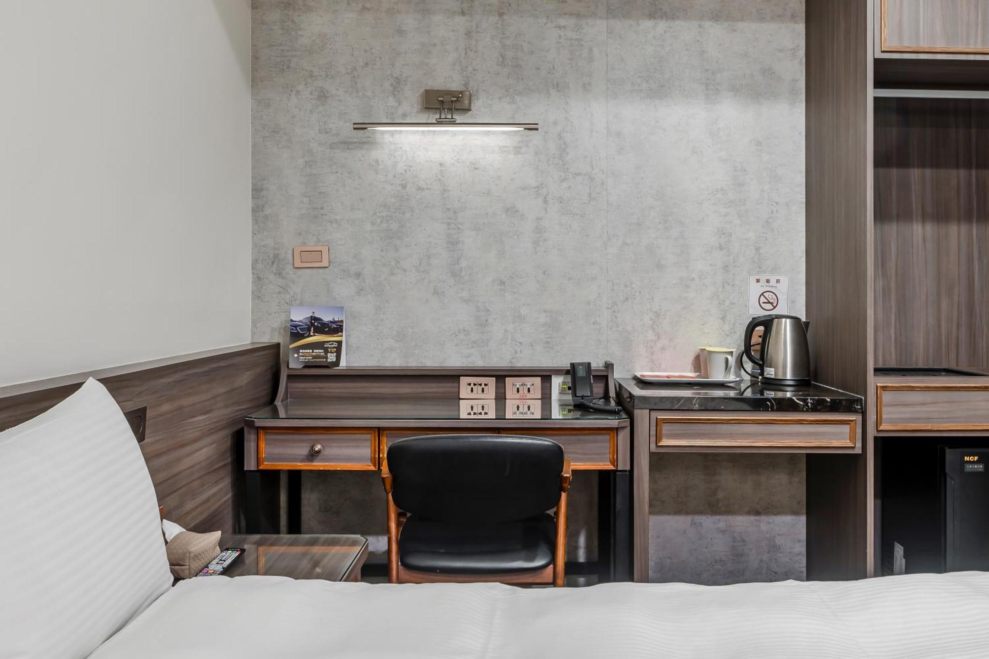 Dream Mansion Hotel Тайчжун Экстерьер фото