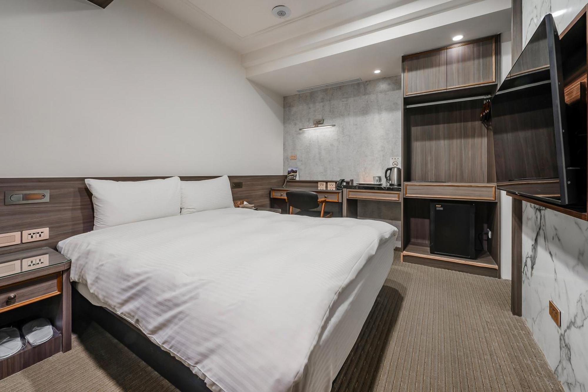 Dream Mansion Hotel Тайчжун Экстерьер фото